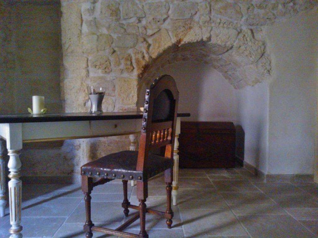 Borgovecchio Suite Ostuni Bagian luar foto